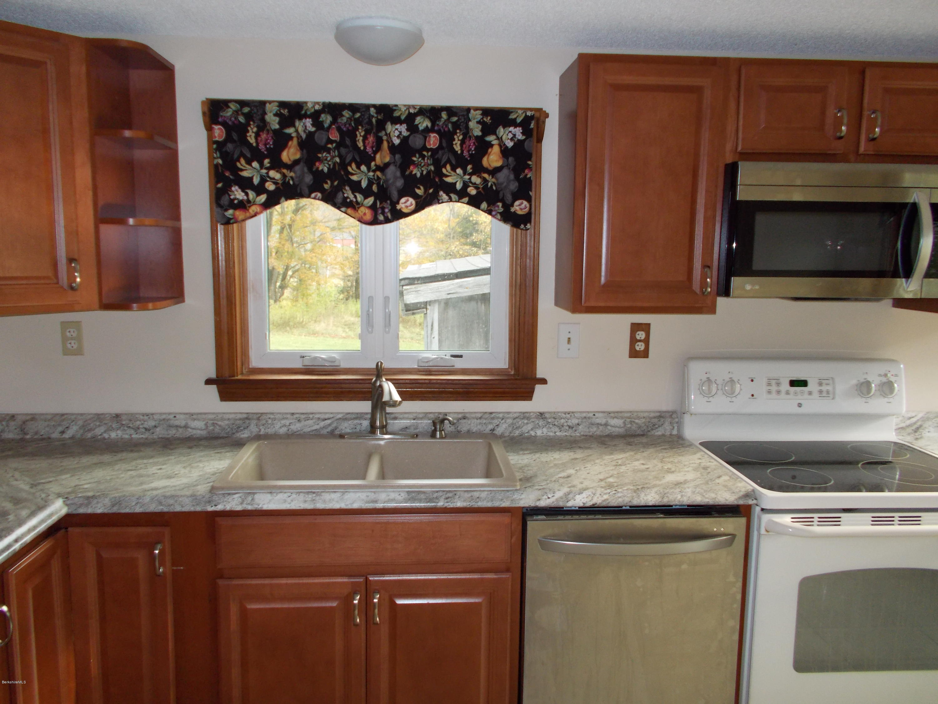 302 Johnson Road Dalton, MA 01226 - Photo 9 of 17 Newer Applainces