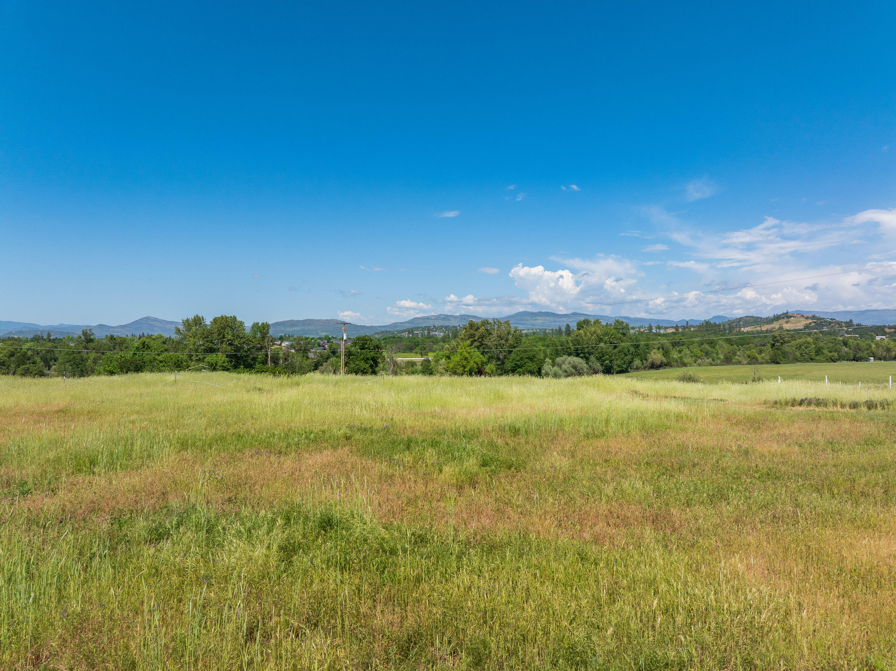 0 East Dutton Road White City, OR 97503 - Photo 13 of 20 a view of an ocean from a yard