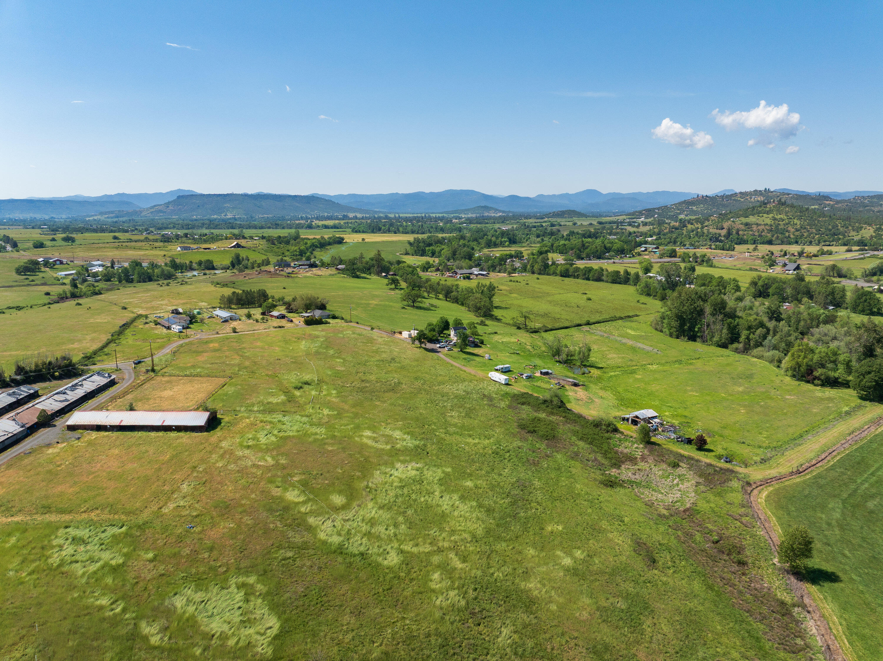 0 East Dutton Road White City, OR 97503 - Photo 4 of 20 a view of a city with an ocean