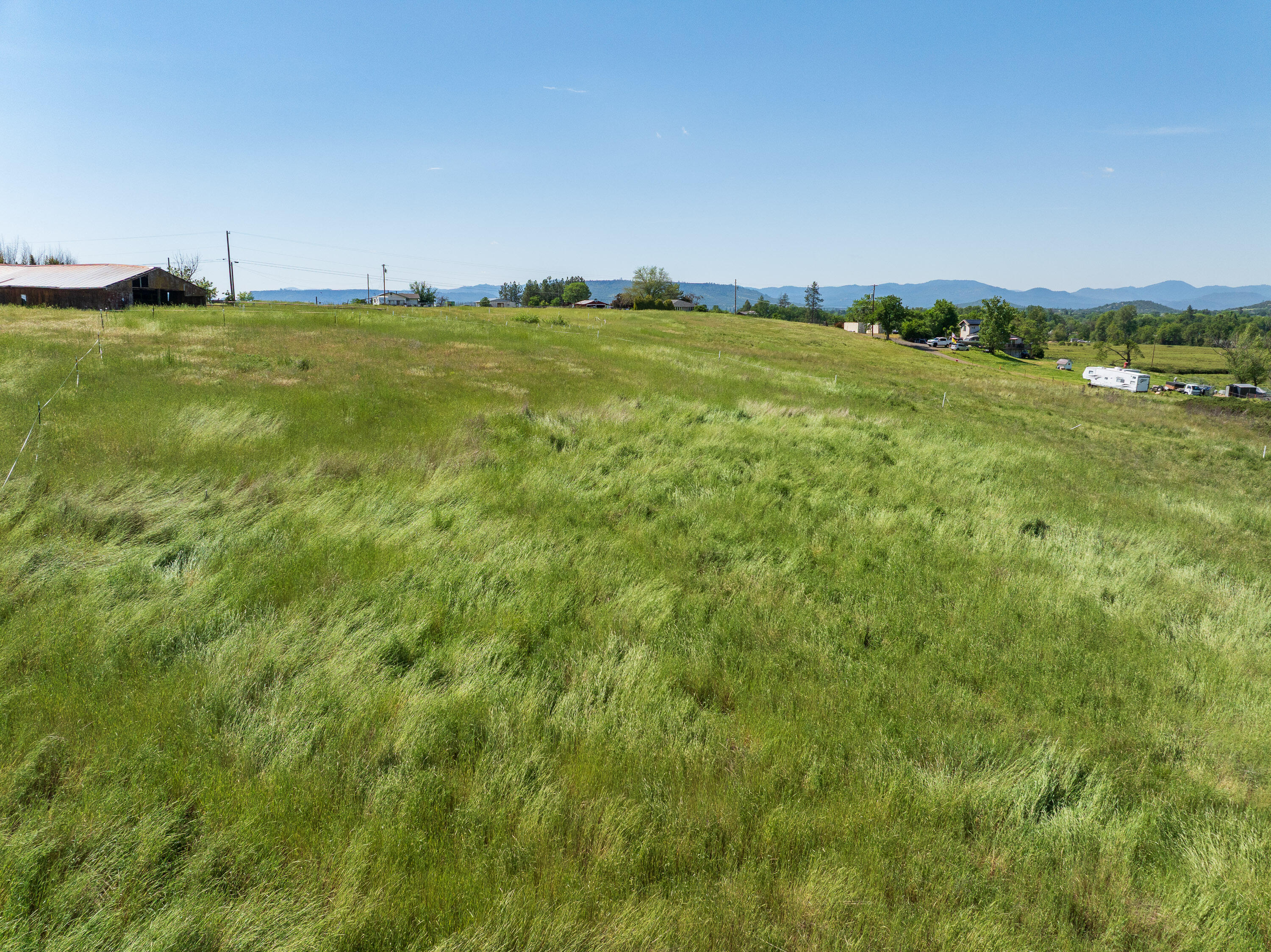 0 East Dutton Road White City, OR 97503 - Photo 5 of 20 a view of an ocean and beach