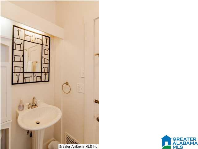 837 Oxmoor Road Birmingham, AL 35209 - Photo 19 of 31