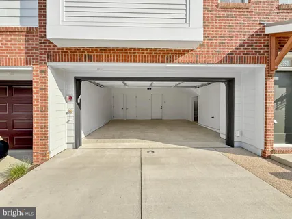 a view of a tennis court