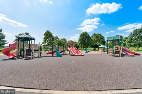 $1,195,000 | 2550 Farmstead Drive, Rockville, MD 20850