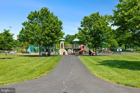 $1,195,000 | 2550 Farmstead Drive, Rockville, MD 20850