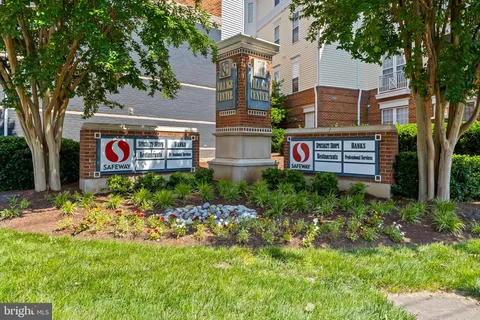 $1,195,000 | 2550 Farmstead Drive, Rockville, MD 20850