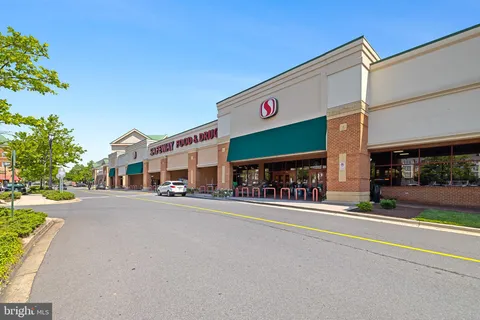 $1,195,000 | 2550 Farmstead Drive, Rockville, MD 20850