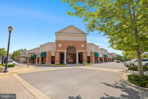 $1,195,000 | 2550 Farmstead Drive, Rockville, MD 20850