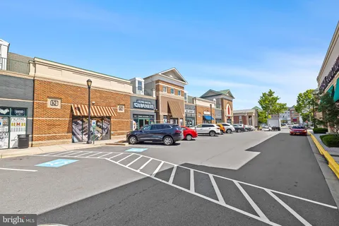 $1,195,000 | 2550 Farmstead Drive, Rockville, MD 20850