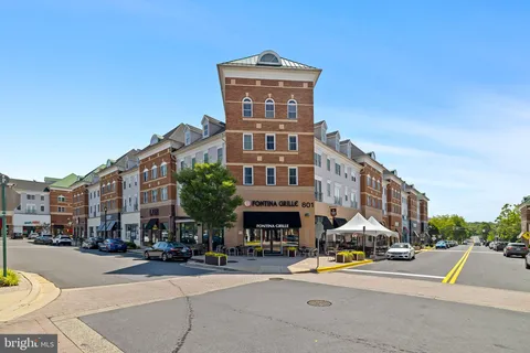 $1,195,000 | 2550 Farmstead Drive, Rockville, MD 20850