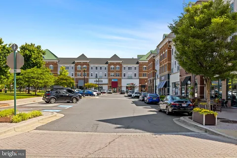 $1,195,000 | 2550 Farmstead Drive, Rockville, MD 20850