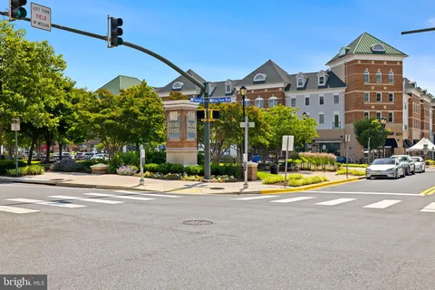 $1,195,000 | 2550 Farmstead Drive, Rockville, MD 20850
