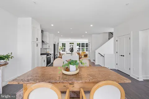 $1,195,000 | 2550 Farmstead Drive, Rockville, MD 20850