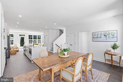 $1,195,000 | 2550 Farmstead Drive, Rockville, MD 20850