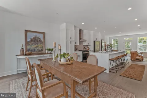 $1,195,000 | 2550 Farmstead Drive, Rockville, MD 20850