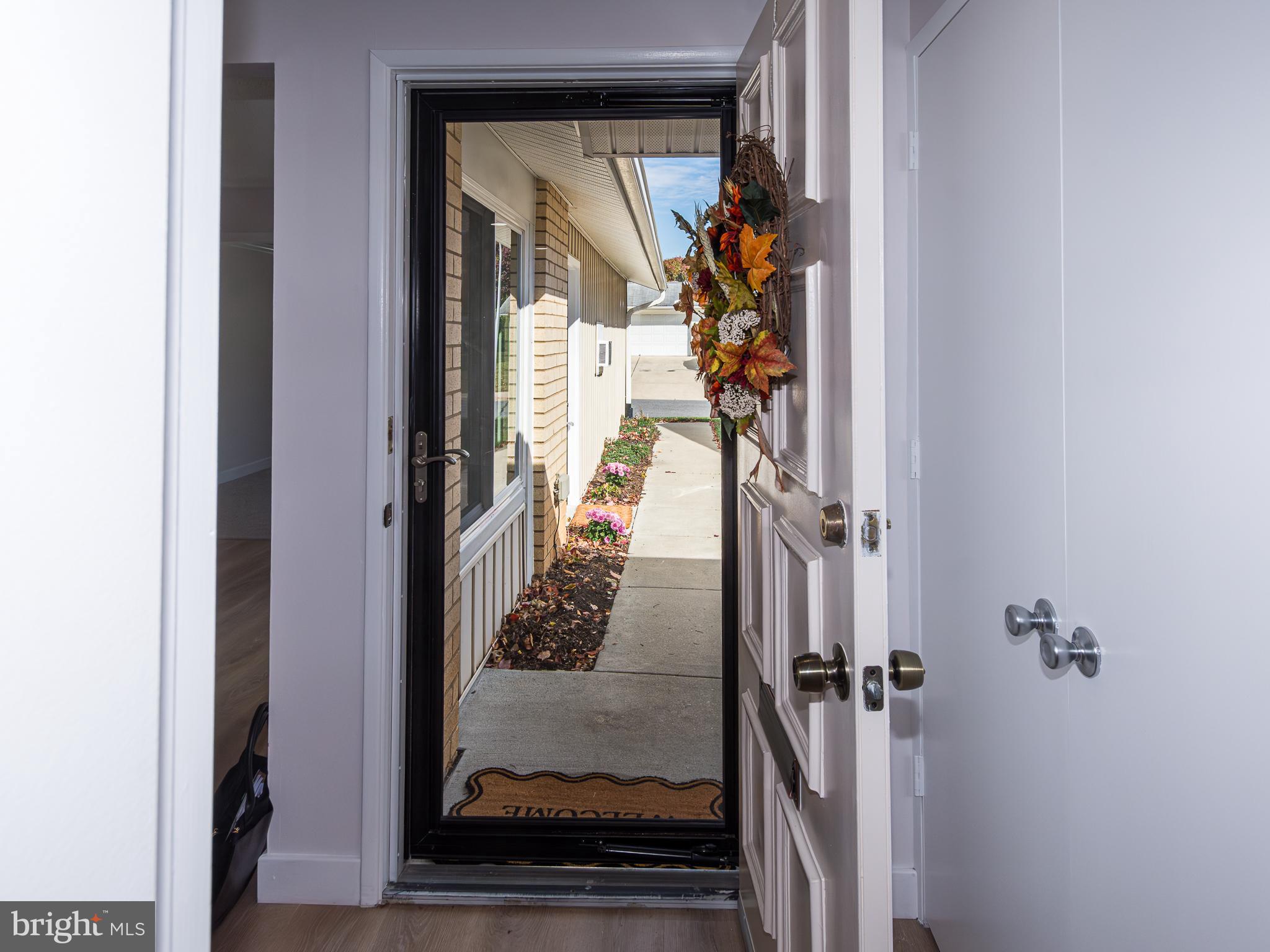15422 Bramblewood Drive, Unit 21B Silver Spring, MD 20906 - Photo 5 of 32 Entryway