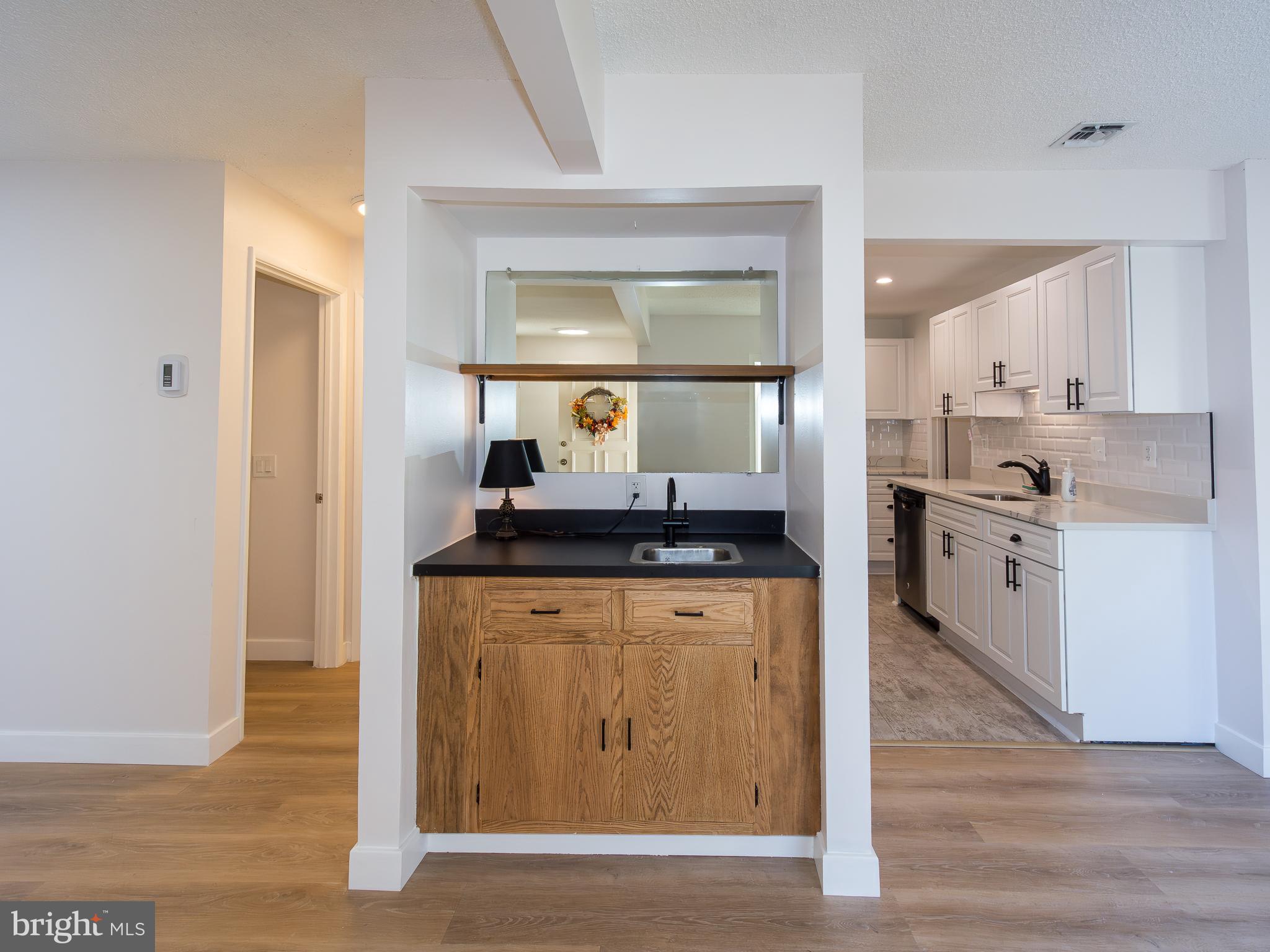 15422 Bramblewood Drive, Unit 21B Silver Spring, MD 20906 - Photo 8 of 32 Wet Bar