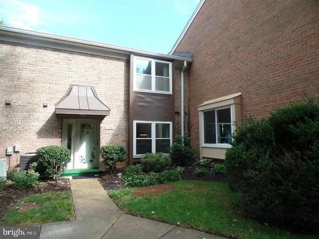 $2,750 | 3699 Persimmon Circle, Fairfax, VA 22031