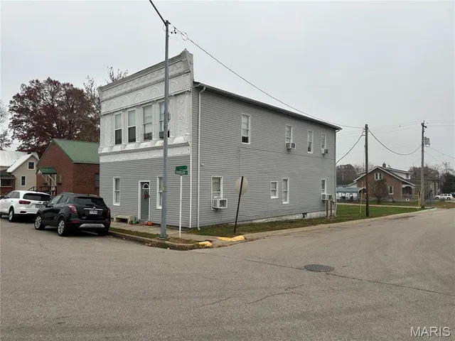 $249,000 | 402 North 1st Street, Owensville, MO 65066