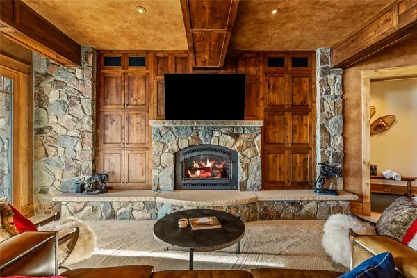 $9,950,000 | 33800 Catamount Drive, Steamboat Springs, CO 80487