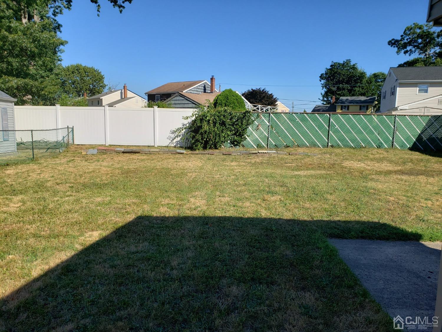 32 Crescent Road Edison, NJ 08817 - Photo 6 of 18 a view of a big yard with potted plants