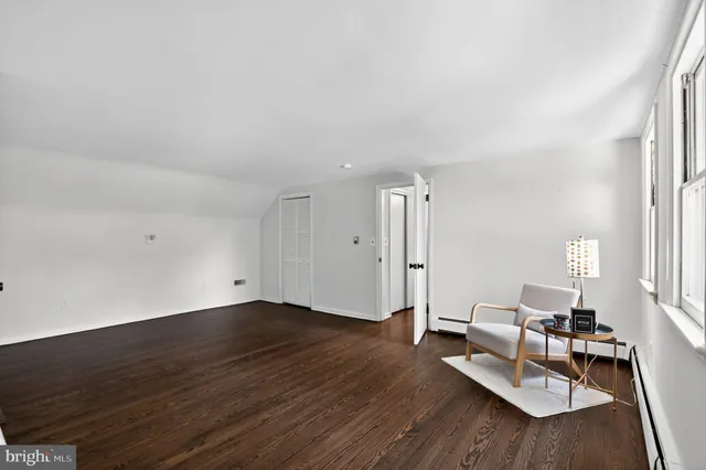 a outdoor room with chairs