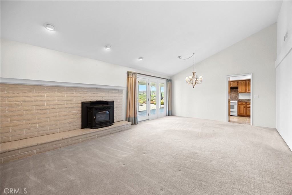 26660 Rim Road Hemet, CA 92544 - Photo 8 of 49 living room
