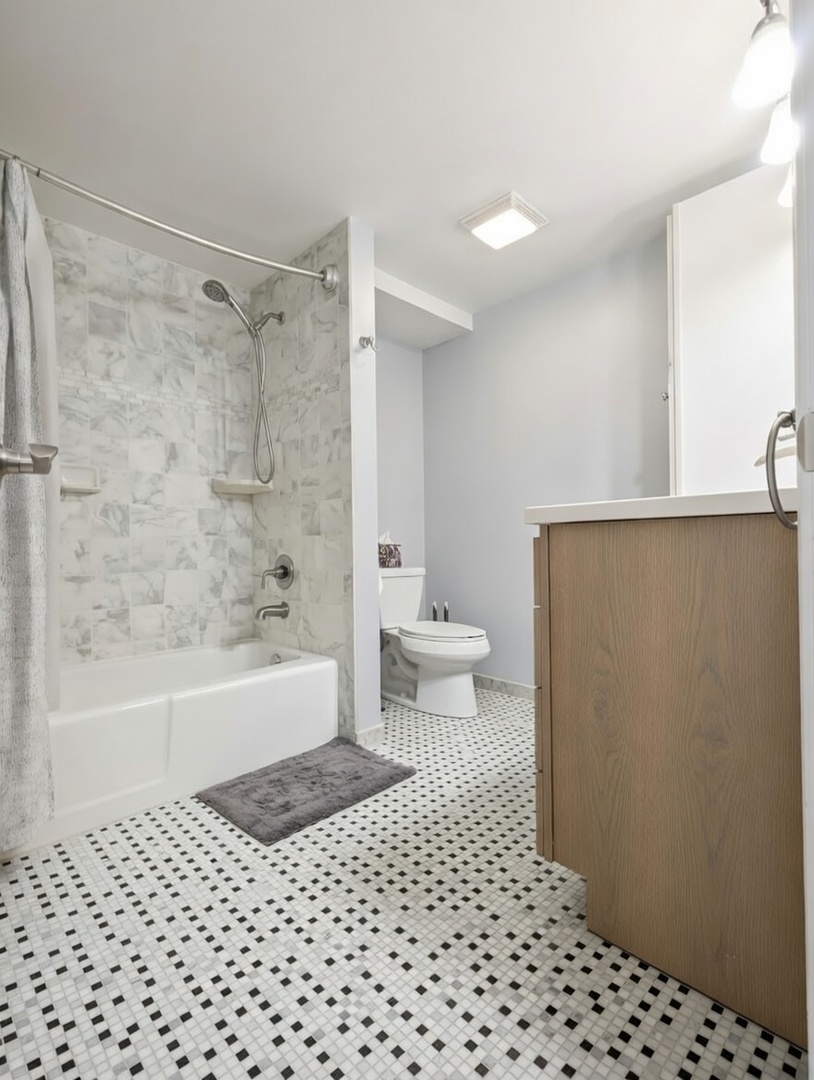 204 East Bailey Road, Unit D Naperville, IL 60565 - Photo 8 of 15