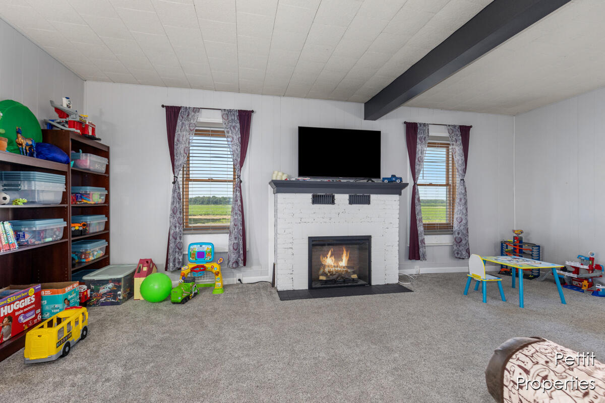 65239 Youngs Prairie Road Constantine, MI 49042 - Photo 5 of 52 IMG_1003
