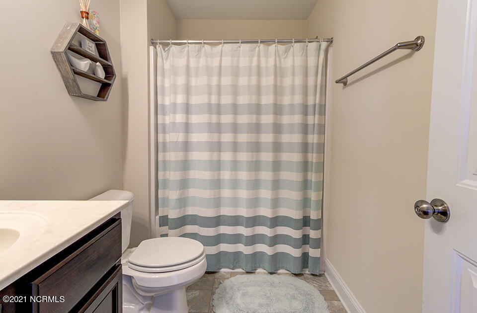 344 Lehigh Road Wilmington, NC 28412 - Photo 26 of 40 Guest Bath