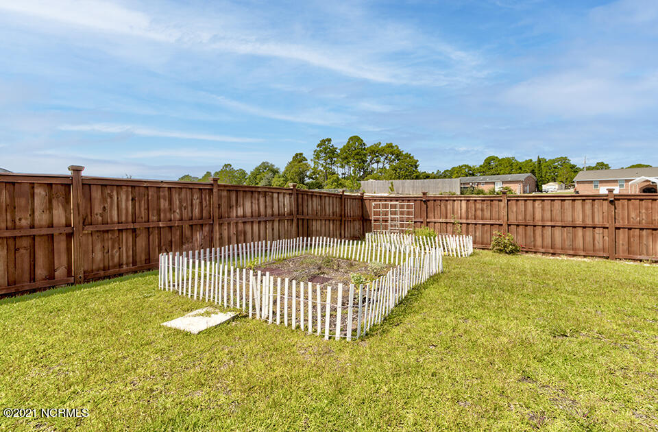 344 Lehigh Road Wilmington, NC 28412 - Photo 37 of 40 Designated Garden