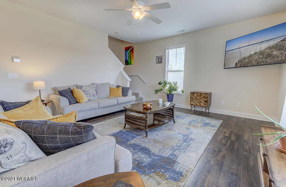 344 Lehigh Road Wilmington, NC 28412 - Photo 8 of 40 Living Room