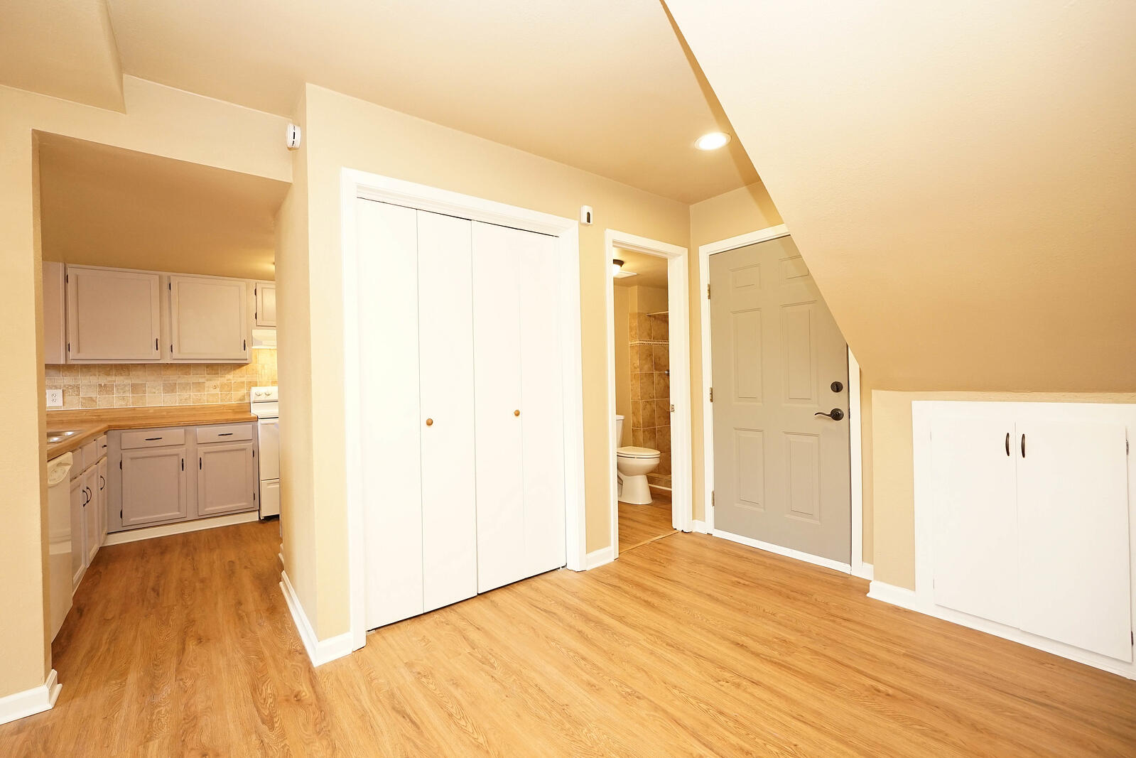 81 Pine Ridge Trace Destin, FL 32541 - Photo 13 of 22 81PineRidgeKitEntry-X3