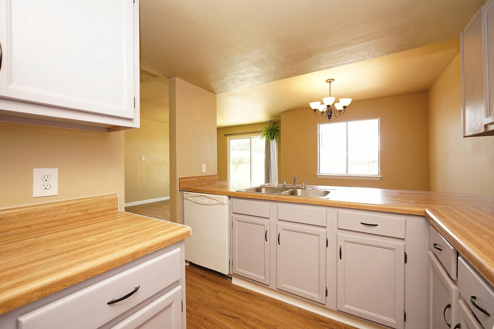 81 Pine Ridge Trace Destin, FL 32541 - Photo 10 of 22 81PineRidgeKitchen3-X3