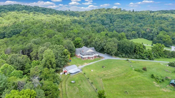 $940,000 | 540 Wagon Wheel Run, Buchanan, VA 24066