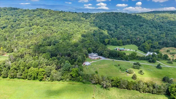 $940,000 | 540 Wagon Wheel Run, Buchanan, VA 24066