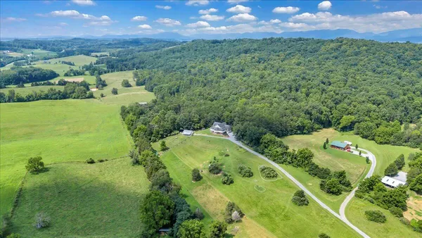 $940,000 | 540 Wagon Wheel Run, Buchanan, VA 24066