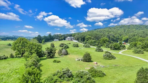 $940,000 | 540 Wagon Wheel Run, Buchanan, VA 24066