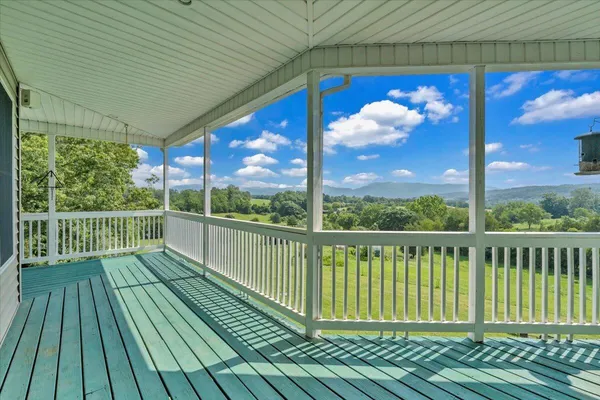 $940,000 | 540 Wagon Wheel Run, Buchanan, VA 24066