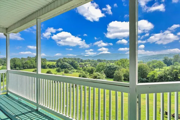 $940,000 | 540 Wagon Wheel Run, Buchanan, VA 24066