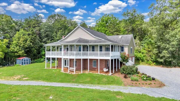 $940,000 | 540 Wagon Wheel Run, Buchanan, VA 24066