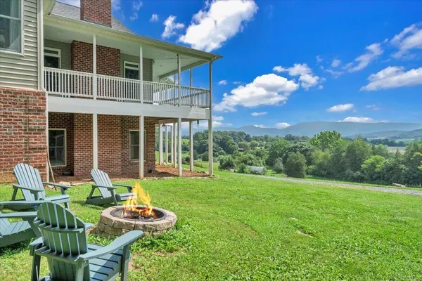 $940,000 | 540 Wagon Wheel Run, Buchanan, VA 24066