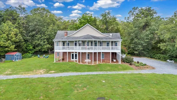 $940,000 | 540 Wagon Wheel Run, Buchanan, VA 24066