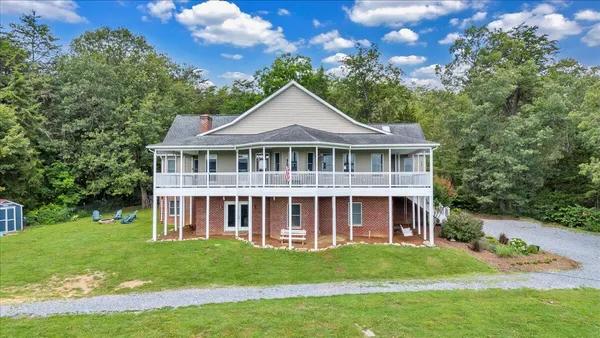 $940,000 | 540 Wagon Wheel Run, Buchanan, VA 24066