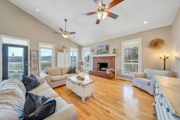 $940,000 | 540 Wagon Wheel Run, Buchanan, VA 24066