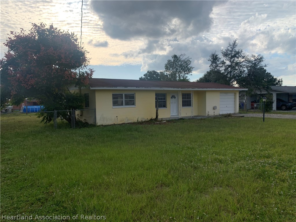 2325 Avalon Road Sebring, FL 33870 - Photo 1 of 22 Gallery Image 1