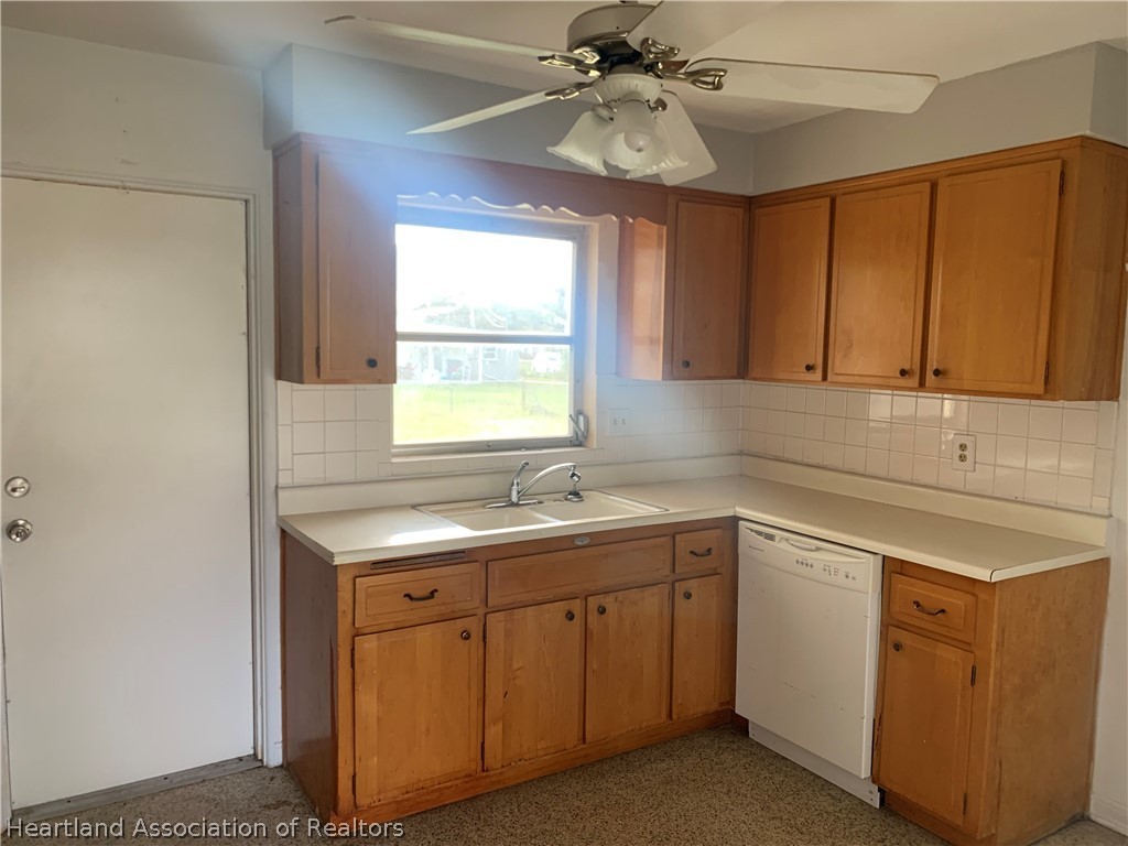 2325 Avalon Road Sebring, FL 33870 - Photo 6 of 22 Gallery Image 6