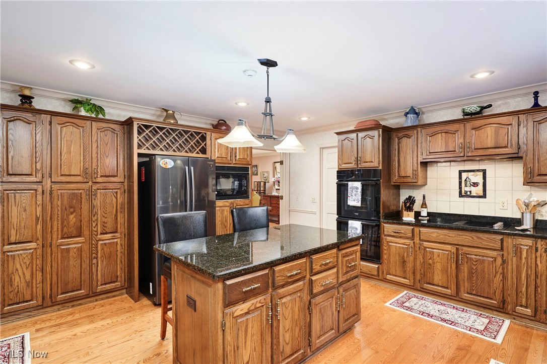 1064 Rambling Way Akron, OH 44333 - Photo 10 of 46