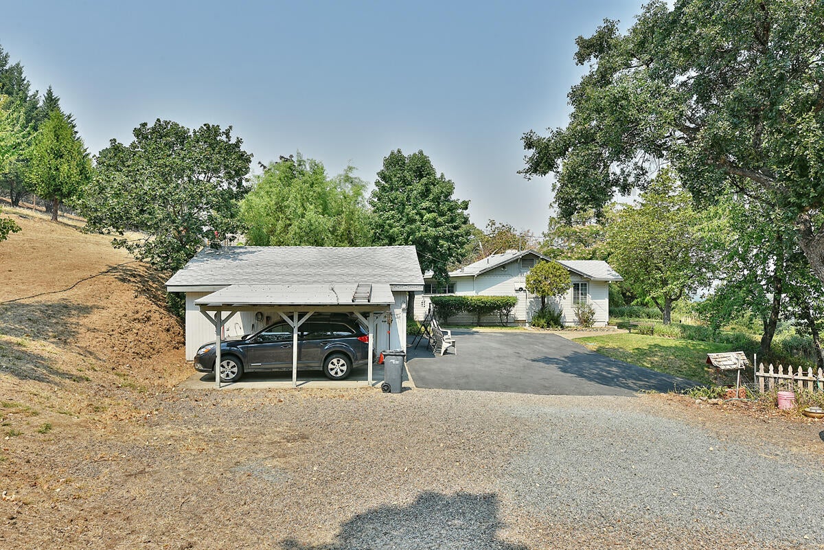6380 Adams Road Talent, OR 97540 - Photo 30 of 37 31