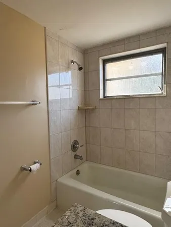 $1,400 | 801 South Federal Highway, Unit 103, Lake Worth Beach, FL 33460