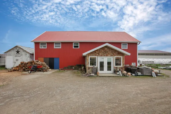 $1,000,000 | 141 Highway 60, New London, OH 44851